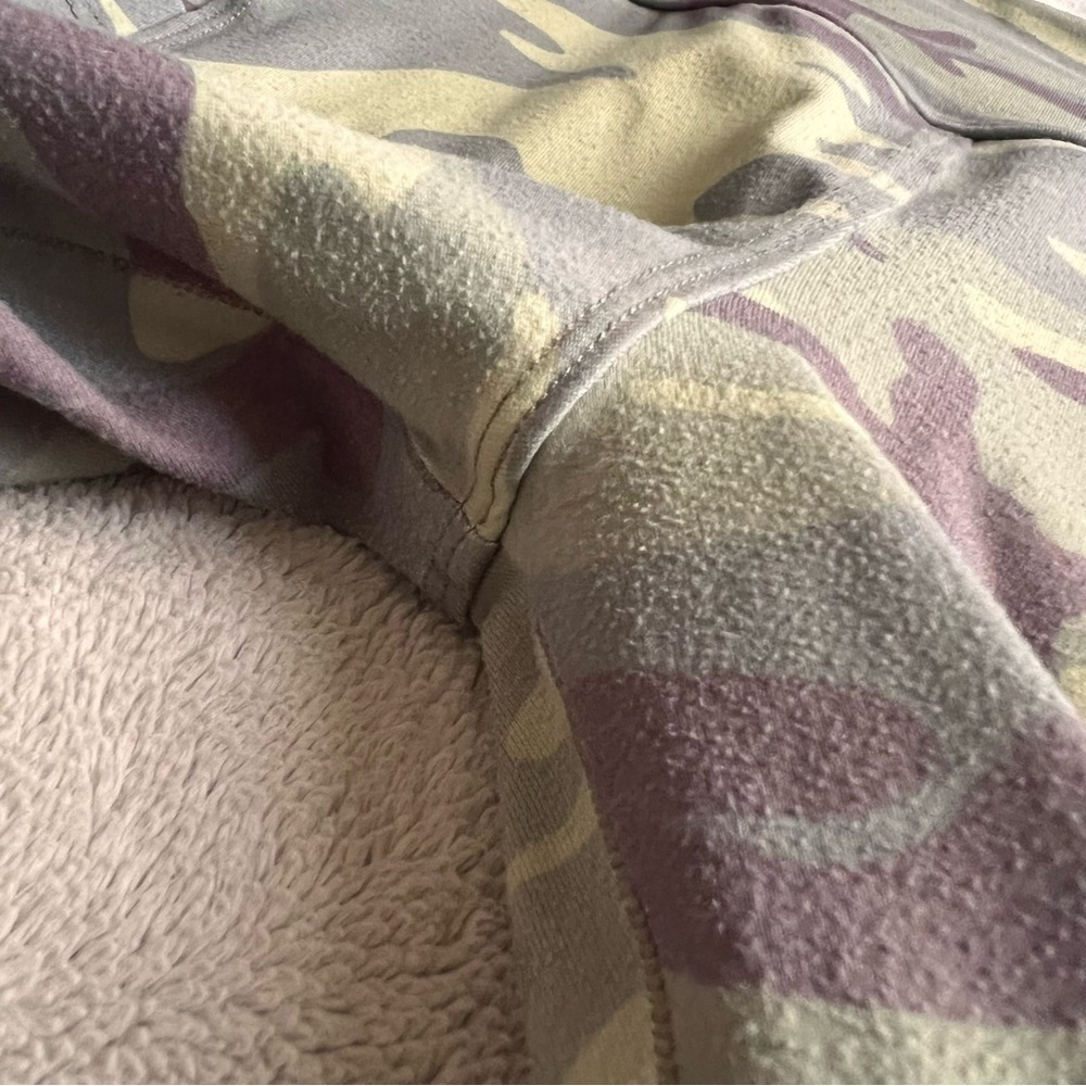 Bombshell Sportswear Camouflage and Black Leggings - Picture 10 of 14